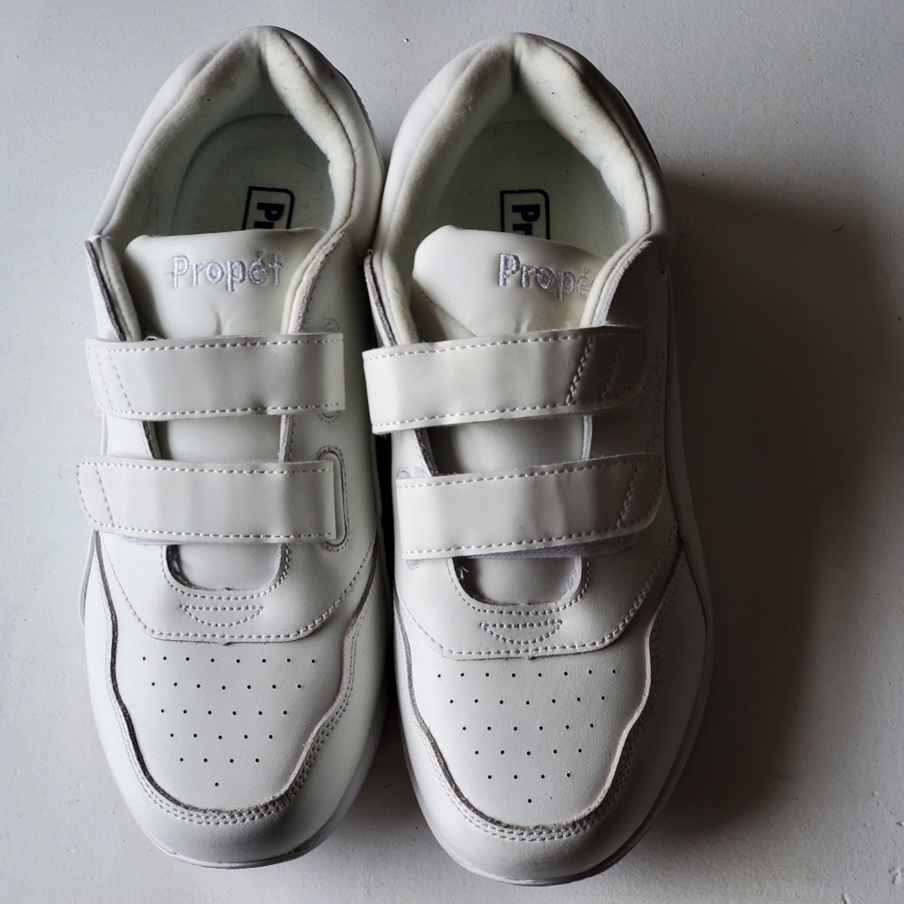 Propet Life Walker Strap Women’s Walking Shoe White  9 ( Med) Leather W3902